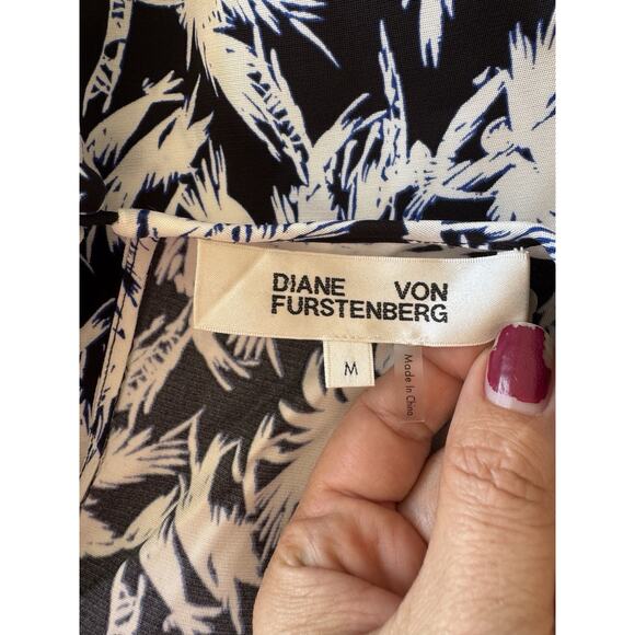Diane Von Furstenberg Arlene Top Palm Print Silk Blend, M - Picture 8 of 11